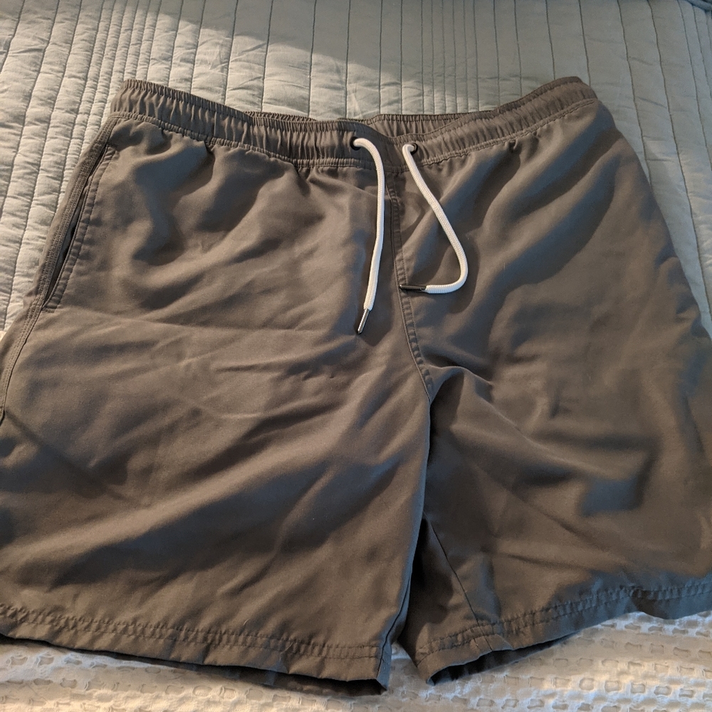 Men's XL swim trunks